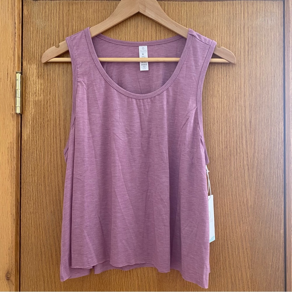 BALANCE COLLECTION • NWT! Essential Crop Tank Top - Size XL